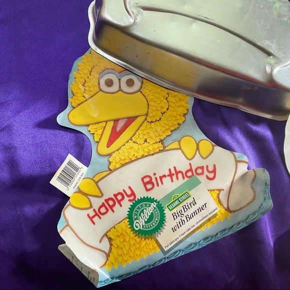 New VTG 📌Wilton 1993 Big Bird Sesam Street w/ Banner & 2003 Butterfly Cake  Pan - Picture 11 of 15